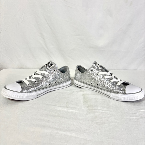Junior Converse All-Star Chuck Taylor Silver Glitter Sparkle Low Top Sneakers - Picture 5 of 8